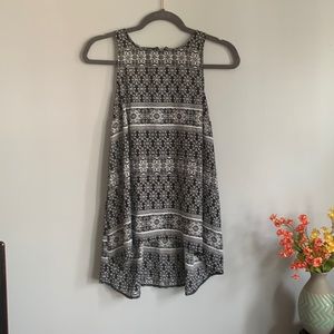 Women’s Pink Rose sleeveless blouse size Medium